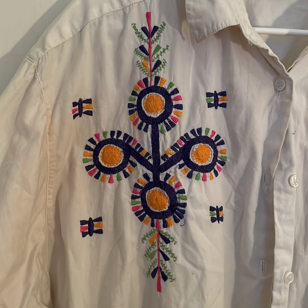 Embroidered White Button Up - Picture 2 of 3